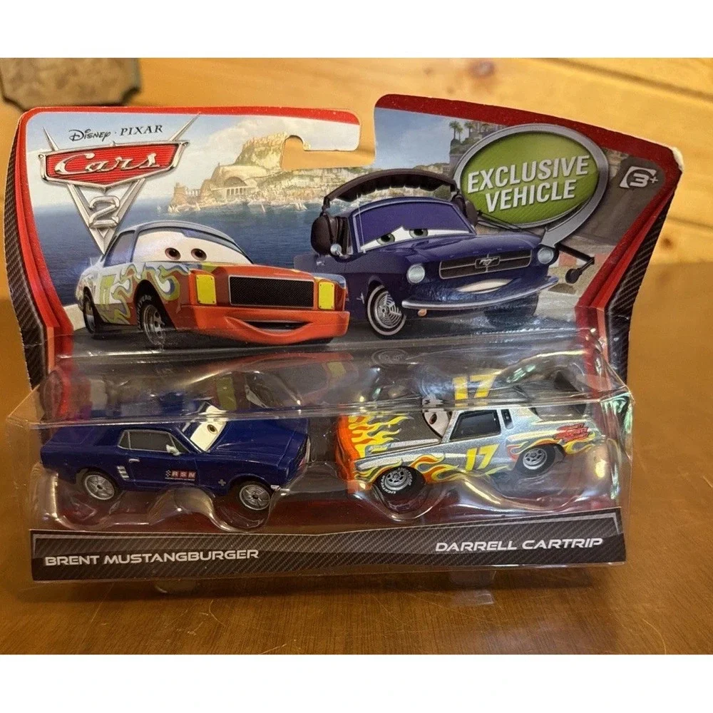 NEW Disney Pixar Cars 2 Brent Mustangburger (Exclusive) & Darrell Cartrip RARE